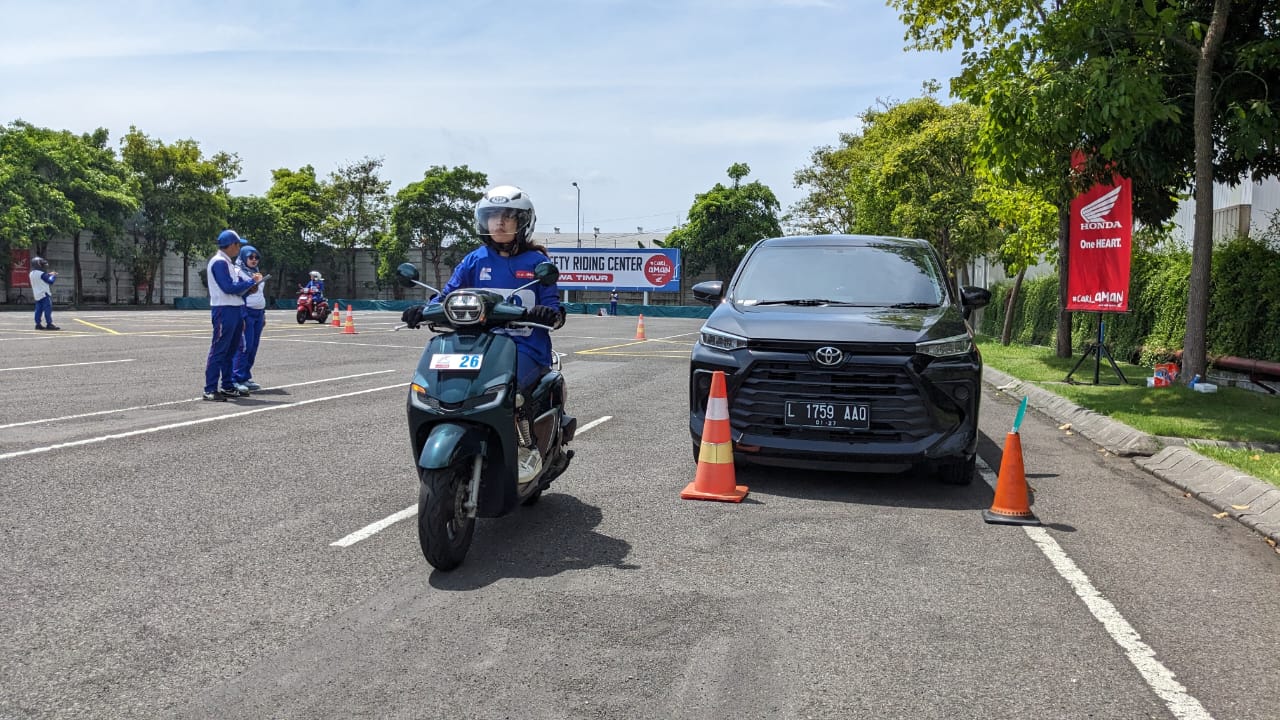 Peringati Bulan K3 Nasional, MPM Honda Jatim Gelar Pelatihan Safety Riding Untuk Karyawan.